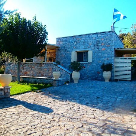 Villa Tzortzakos By Holiday Homes Mavrovoúnion Buitenkant foto