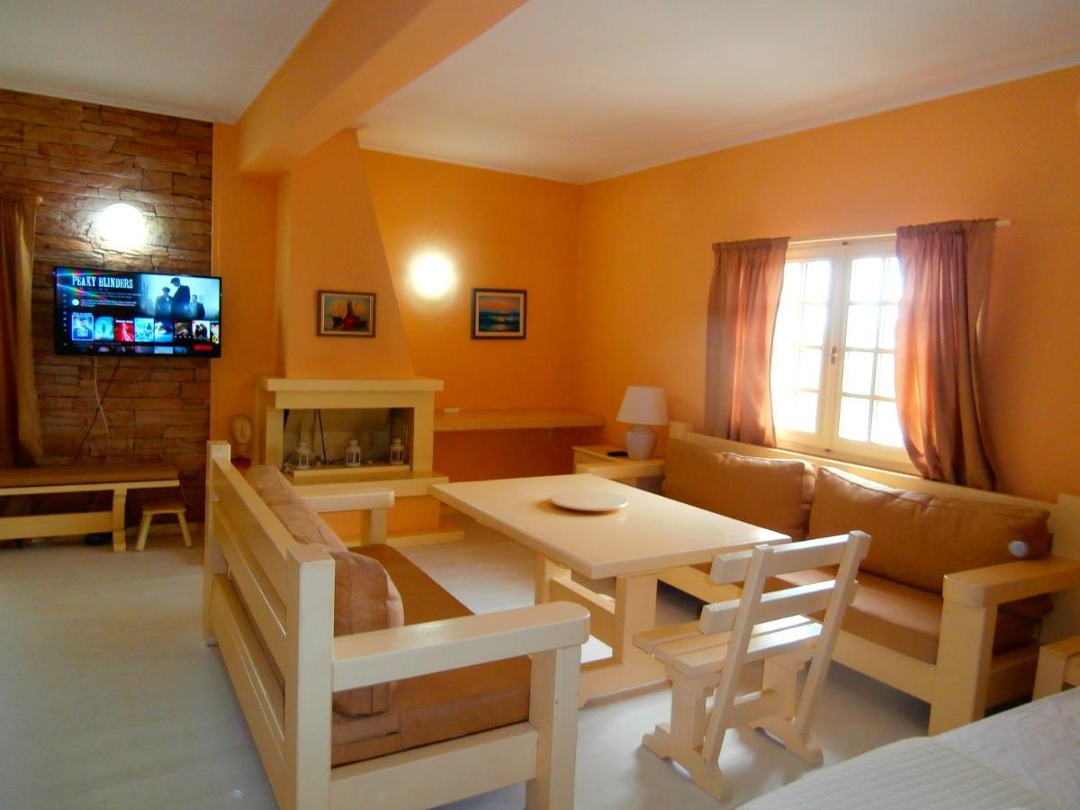 Villa Tzortzakos By Holiday Homes Mavrovoúnion Buitenkant foto