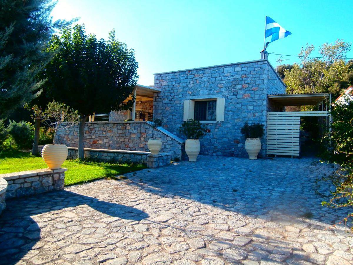 Villa Tzortzakos By Holiday Homes Mavrovoúnion Buitenkant foto