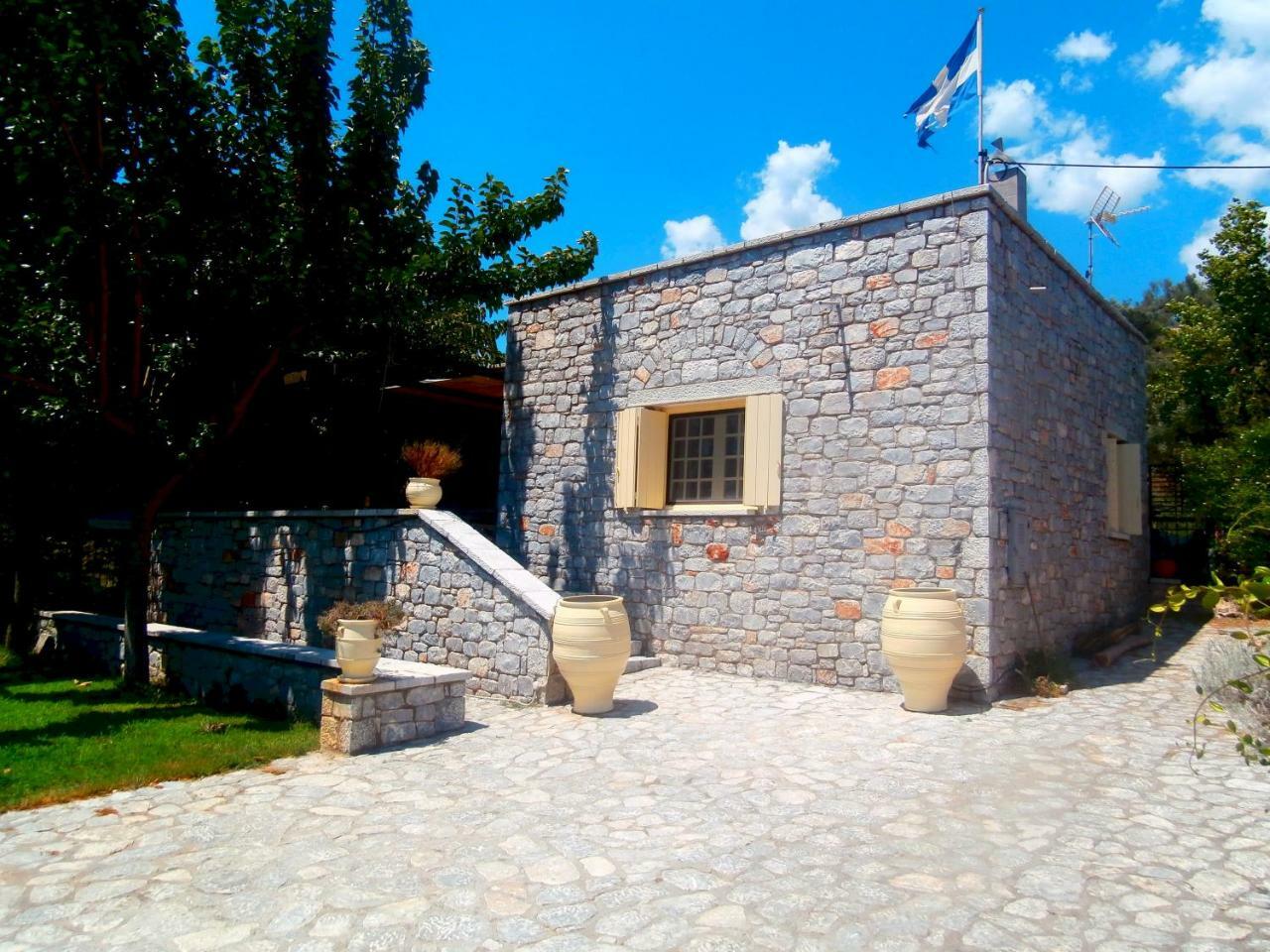 Villa Tzortzakos By Holiday Homes Mavrovoúnion Buitenkant foto